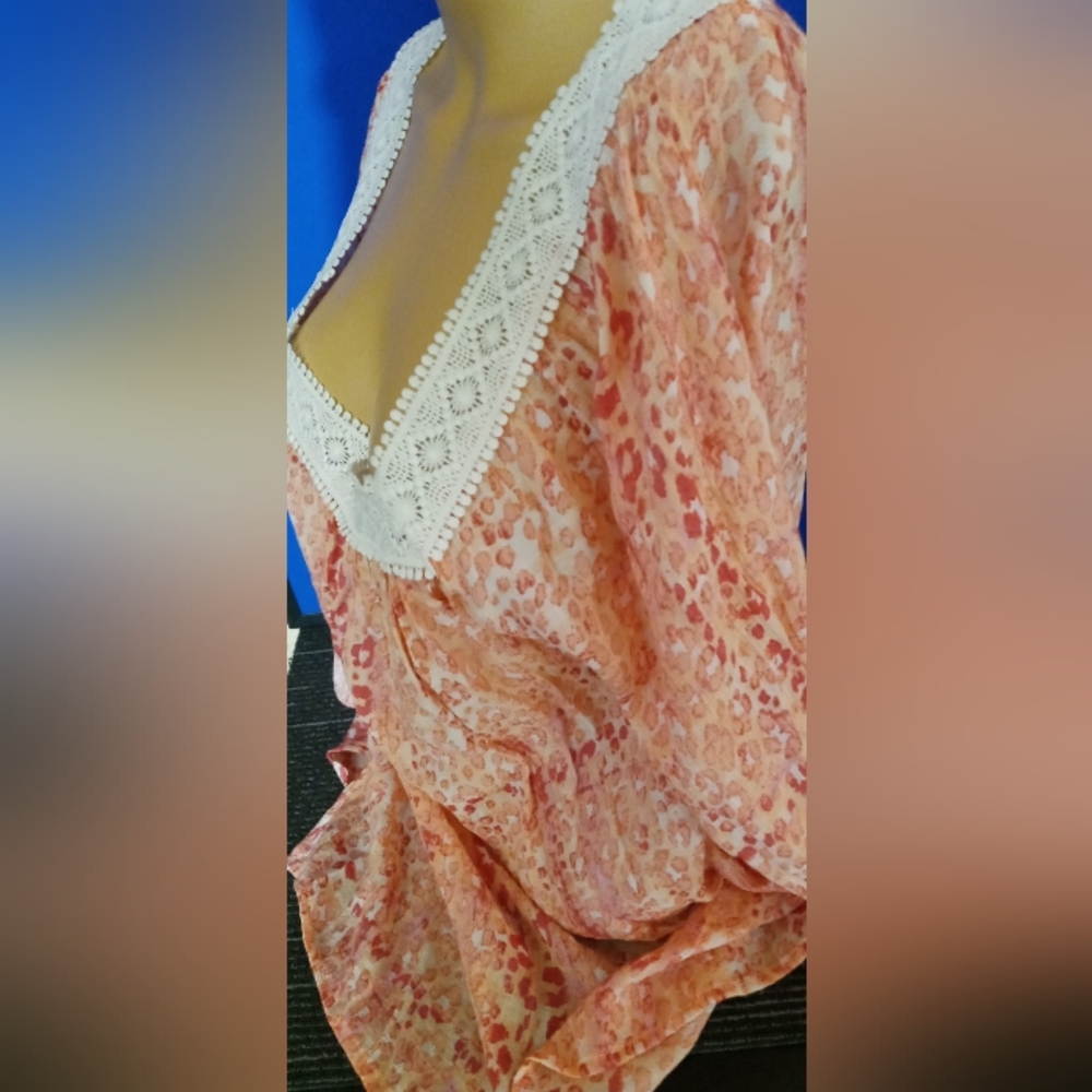 Elegant Pink Lace Trim Women's Top - Picture 2 of 5